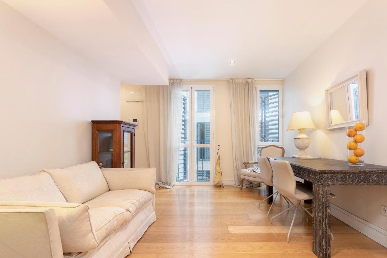 Acogedor Apartamento Junto A La Catedral By Rent Me Málaga Exterior foto